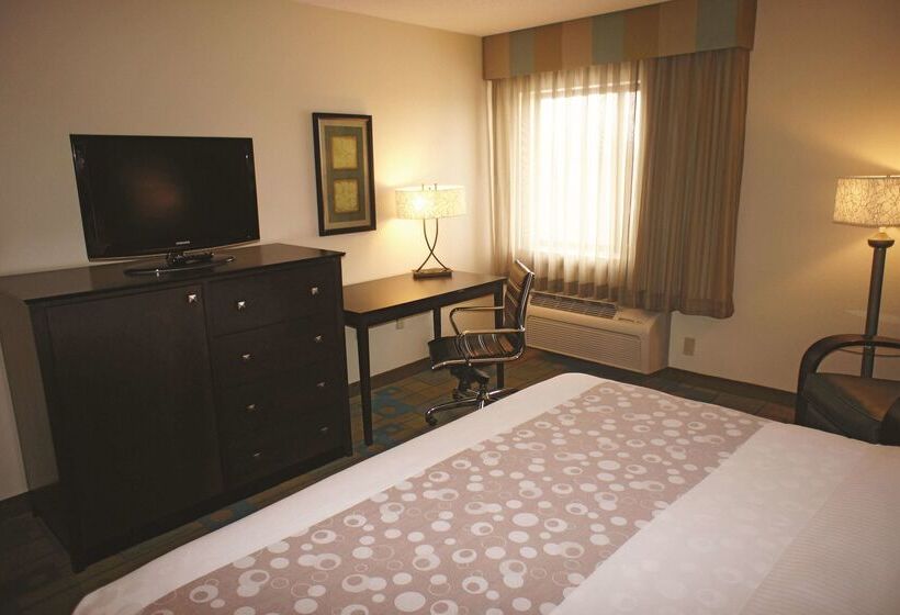 هتل La Quinta By Wyndham Plattsburgh