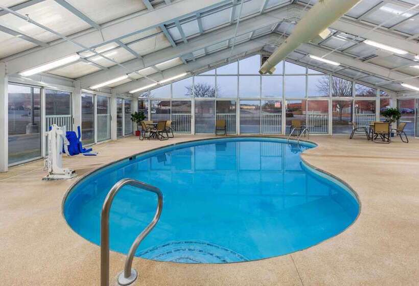هتل La Quinta By Wyndham Rockford