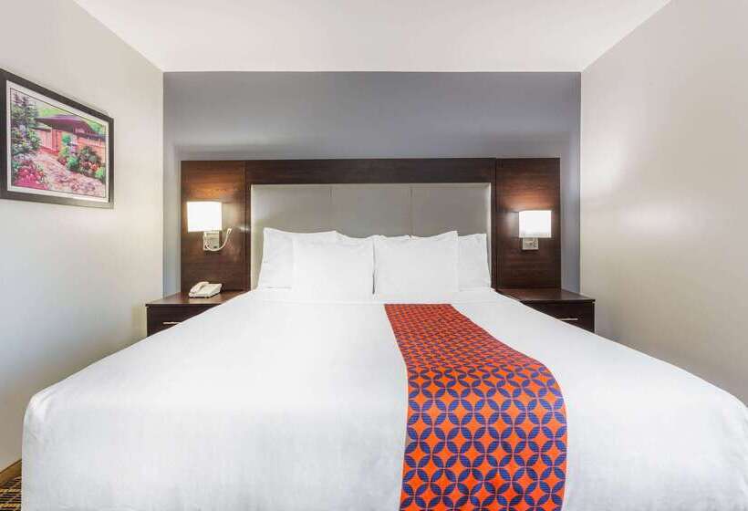 هتل La Quinta By Wyndham Rockford