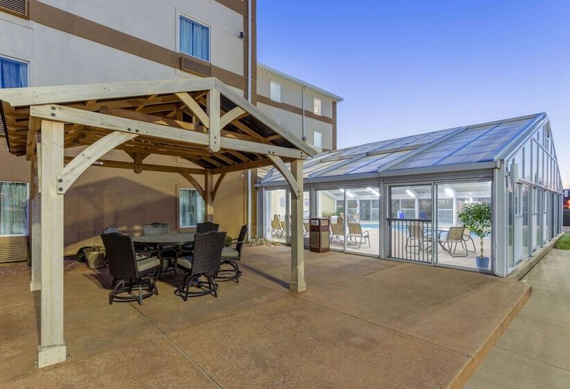 هتل La Quinta By Wyndham Rockford