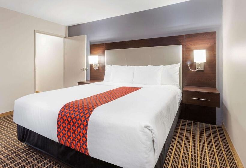 هتل La Quinta By Wyndham Rockford