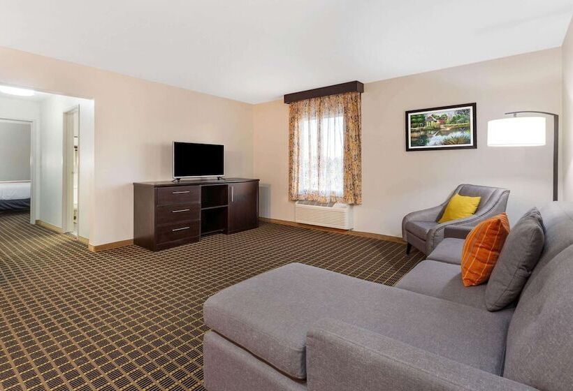 هتل La Quinta By Wyndham Rockford