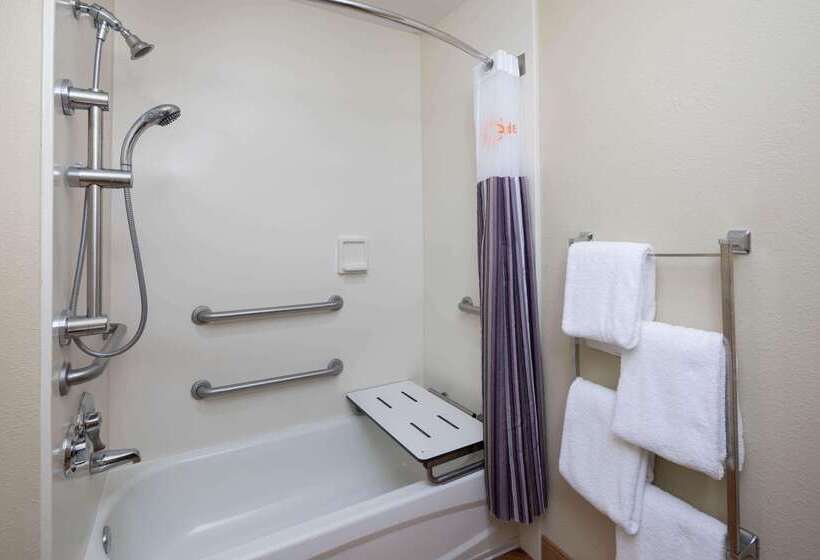 هتل Spark By Hilton Savannah Midtown