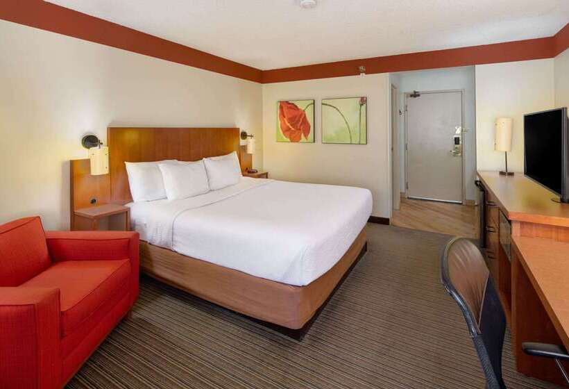 هتل Spark By Hilton Savannah Midtown