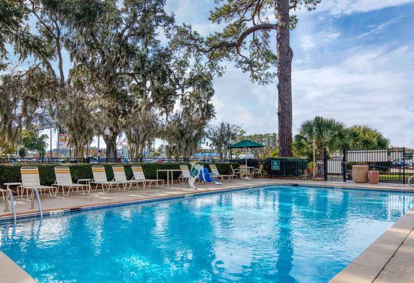 هتل Spark By Hilton Savannah Midtown