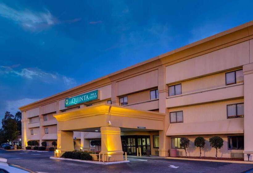 هتل La Quinta Inn & Suites By Wyndham Savannah Southside