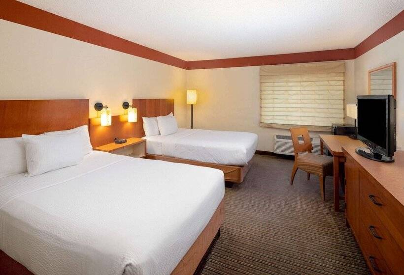 هتل Spark By Hilton Savannah Midtown