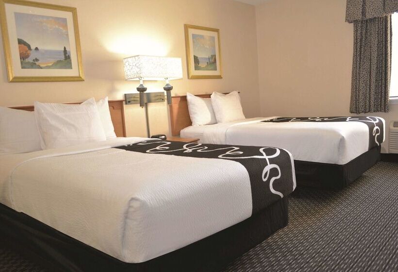 בית מלון כפרי La Quinta By Wyndham Tampa Fairgrounds - Casino