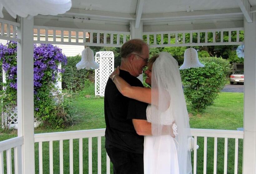 فندق Parkwood Lodge