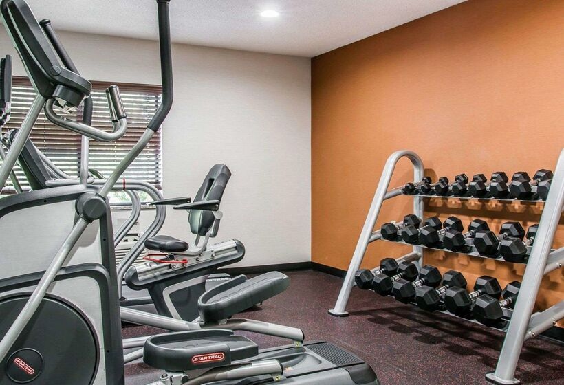 هتل Quality Inn & Suites Warren   Detroit