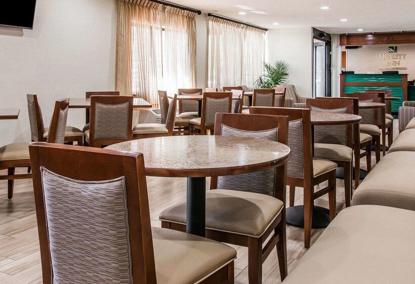 هتل Quality Inn & Suites Warren   Detroit