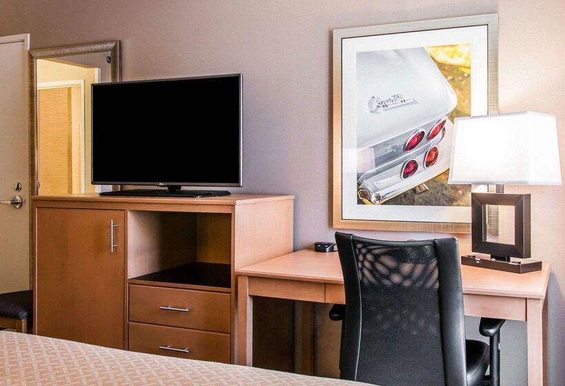 هتل Quality Inn & Suites Warren   Detroit