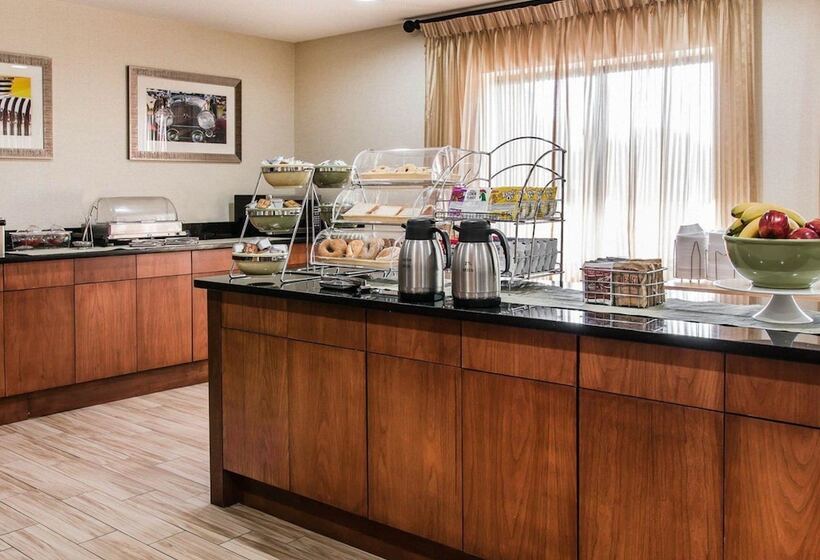 هتل Quality Inn & Suites Warren   Detroit