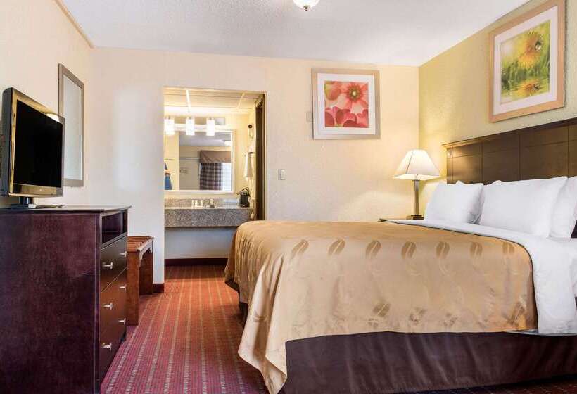 בית מלון כפרי Quality Inn