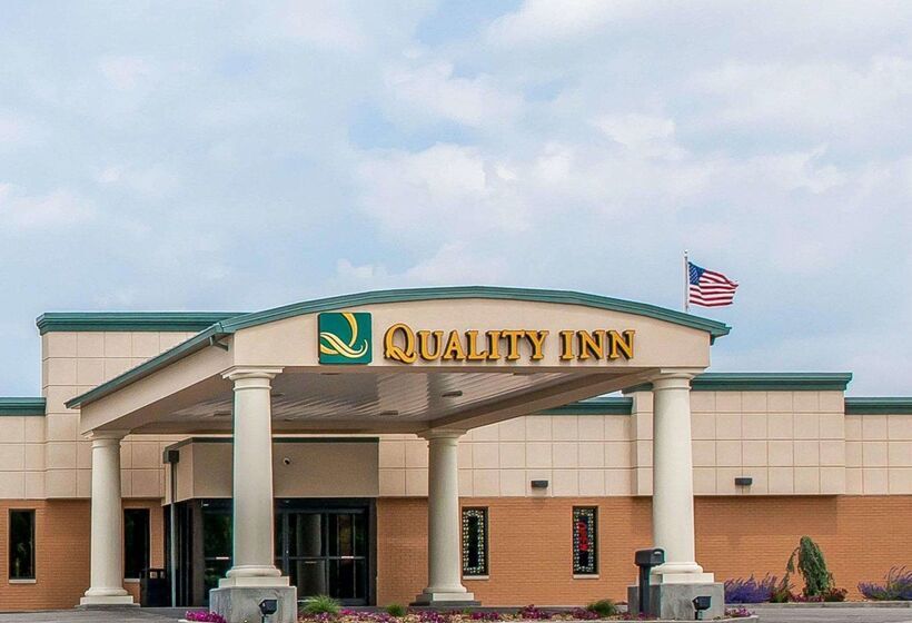 בית מלון כפרי Quality Inn