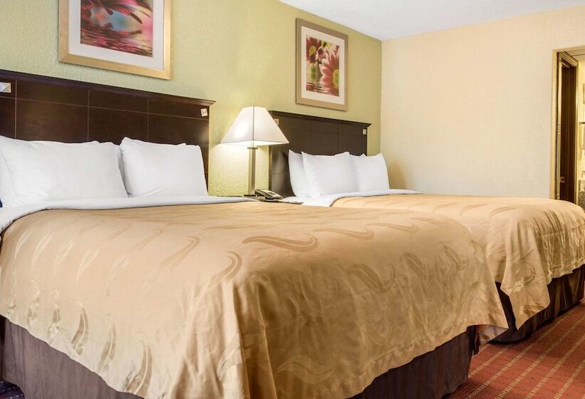 호텔 Quality Inn