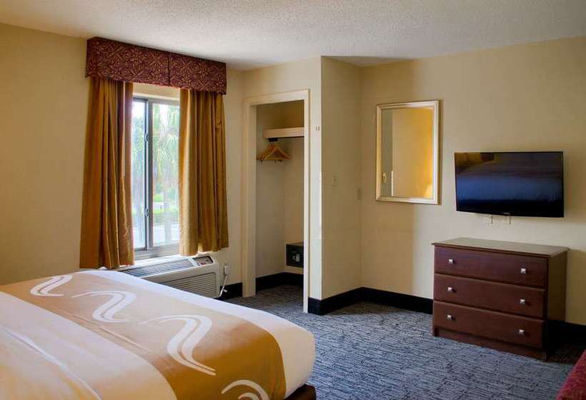 هتل Quality Inn & Suites At Airport Blvd I65