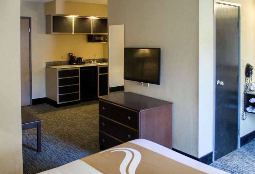 Szálloda Quality Inn & Suites At Airport Blvd I65
