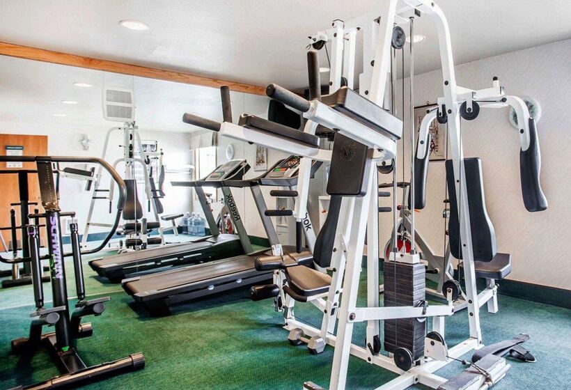 فندق Quality Inn & Suites Bremerton Near Naval Shipyard