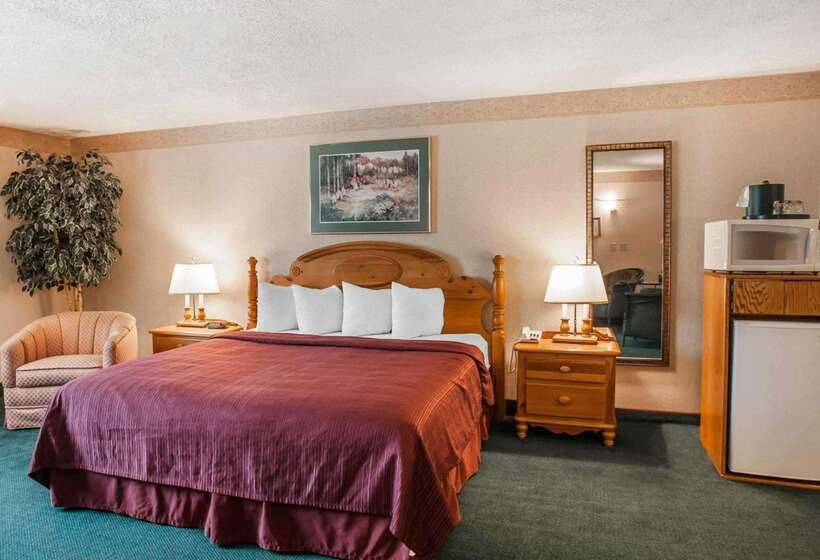 فندق Quality Inn & Suites Bremerton Near Naval Shipyard