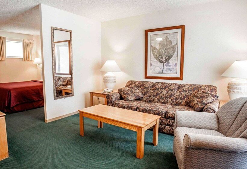 فندق Quality Inn & Suites Bremerton Near Naval Shipyard