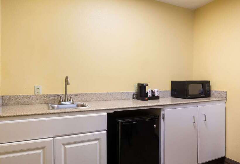 هتل Quality Inn & Suites Cvg Airport