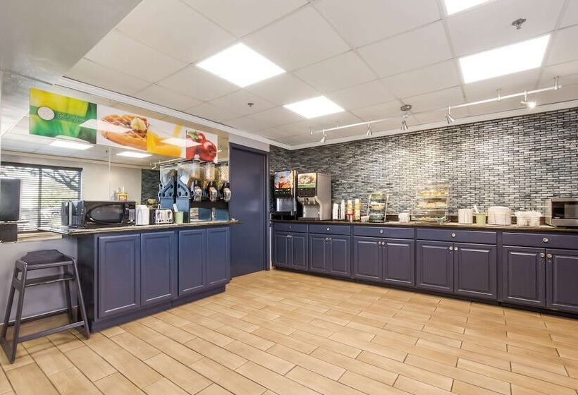 هتل Quality Inn & Suites Cvg Airport