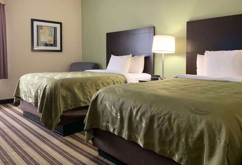 Hotelli Quality Inn & Suites