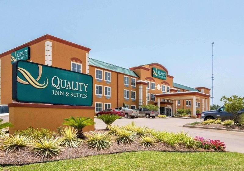 Hotelli Quality Inn & Suites