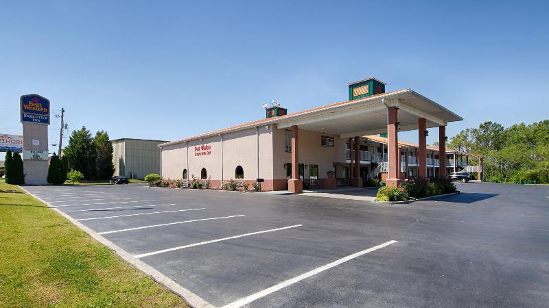 هتل Red Roof Inn & Suites Rome