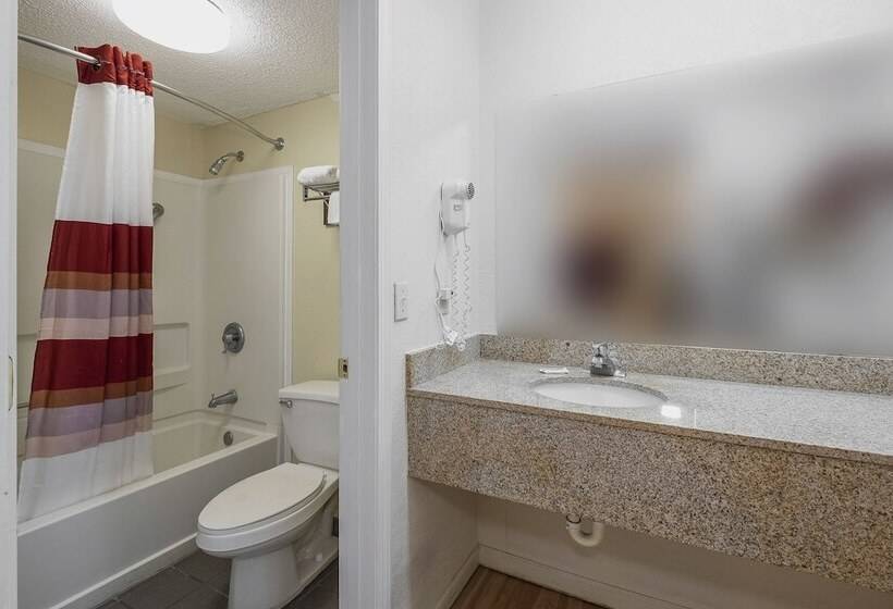 هتل Red Roof Inn & Suites Rome