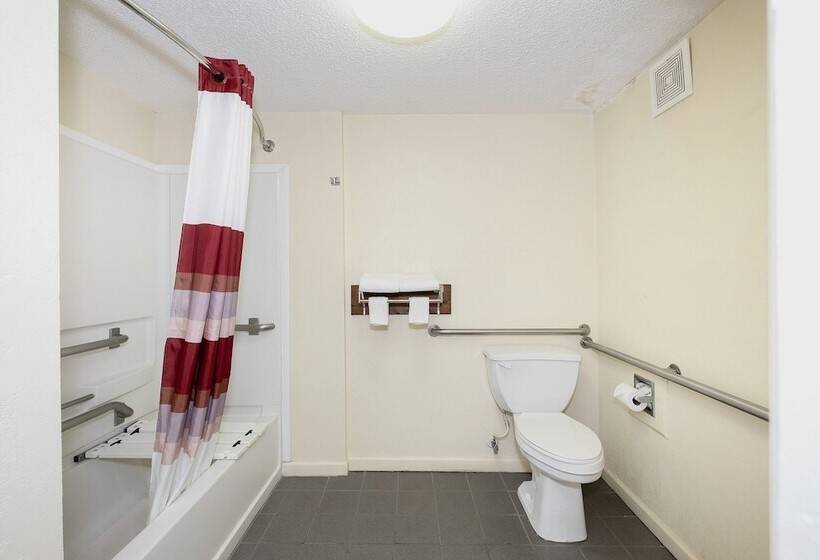 هتل Red Roof Inn & Suites Rome
