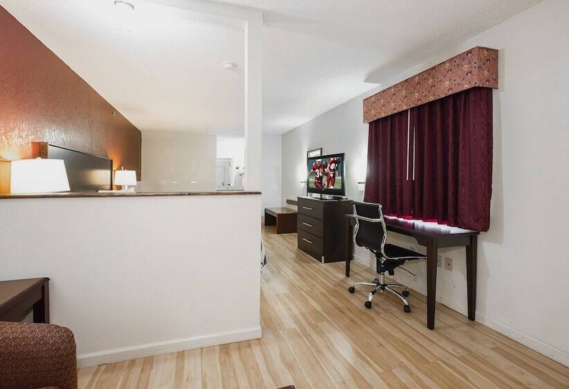 هتل Red Roof Inn & Suites Rome