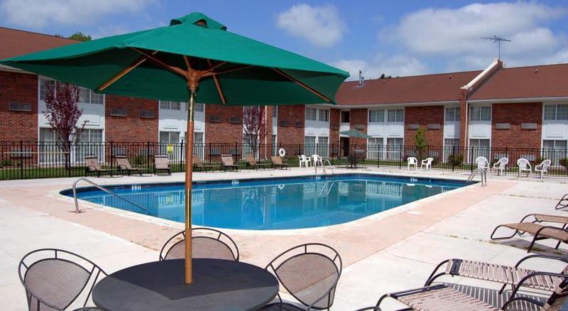 فندق Rodeway Inn & Suites