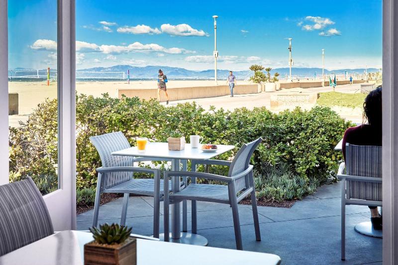 Beach House Hotel At Hermosa Beach