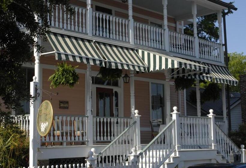 هتل The Beaufort Inn