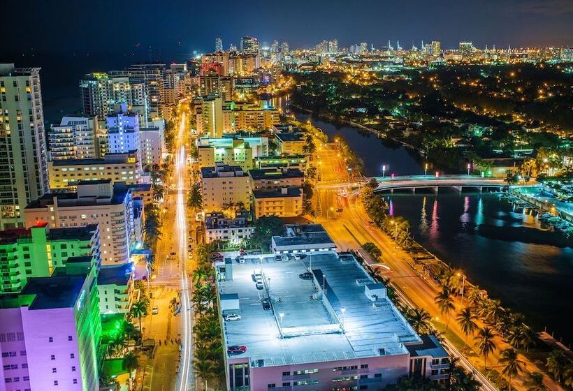 리조트 Holiday Inn Miami Beachoceanfront, An Ihg