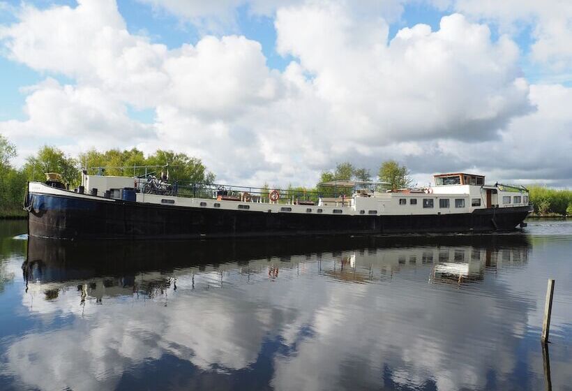 هتل Schip Sarah