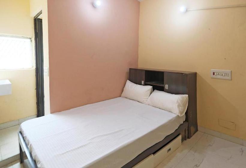 Hotel Spot On 48329 Deluxe Inn