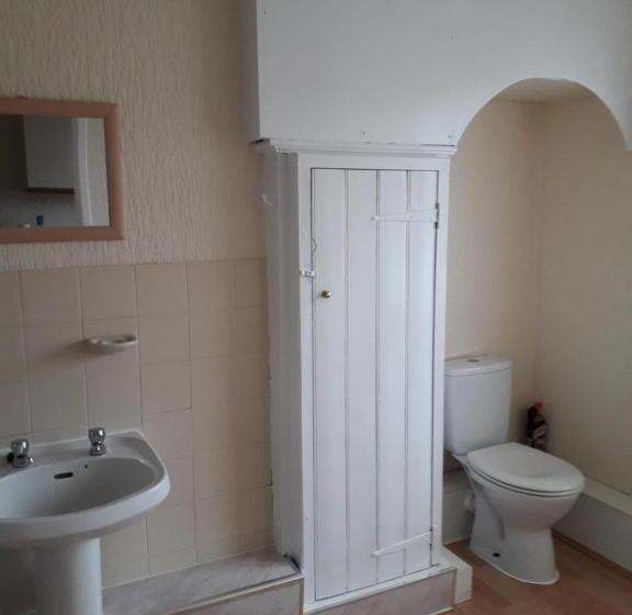 הוסטל Newton Brewery Inn