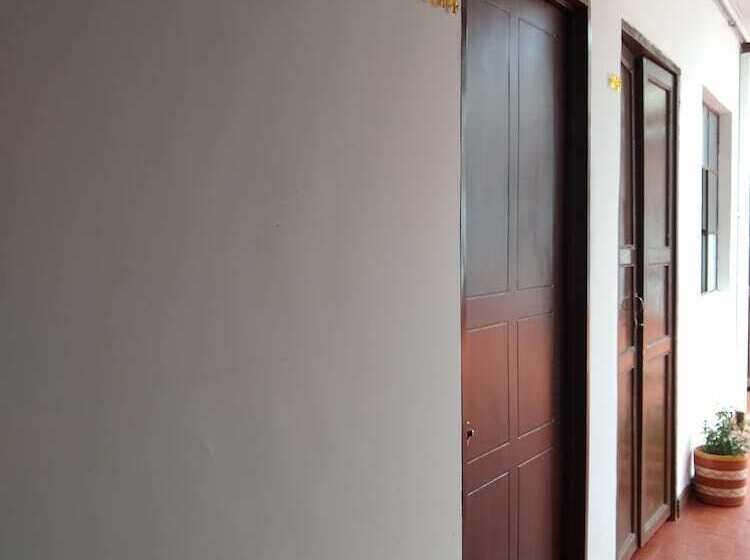 پانسیون Hostel El Jardín