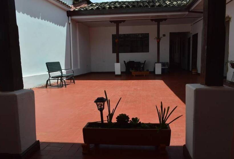 پانسیون Hostel El Jardín