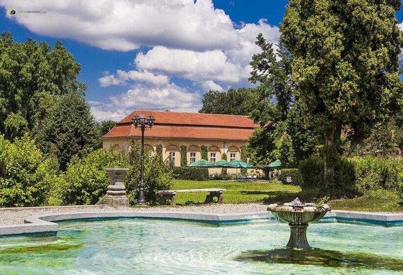 تختخواب و صبحانه Vila Rozalia Garden Gate