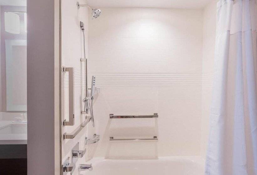 Отель Towneplace Suites By Marriott Thousand Oaks Agoura Hills