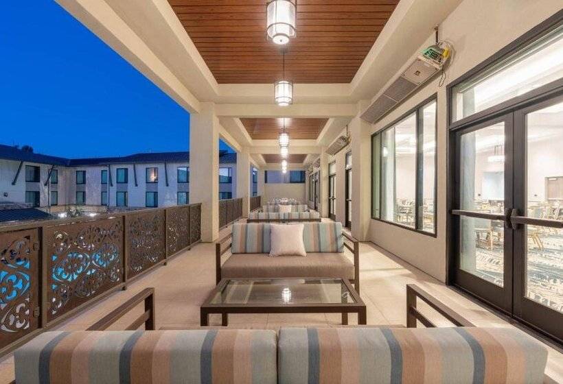 Отель Towneplace Suites By Marriott Thousand Oaks Agoura Hills