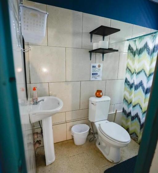بنسيون Hostal & Café Travelers