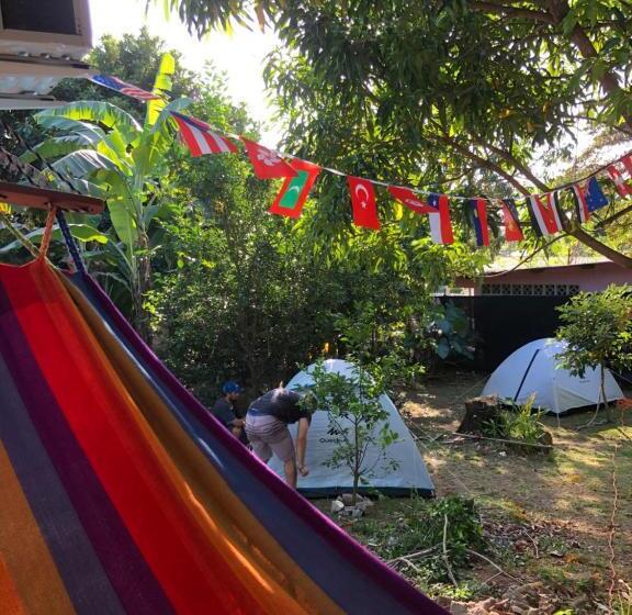 پانسیون Hostal & Café Travelers