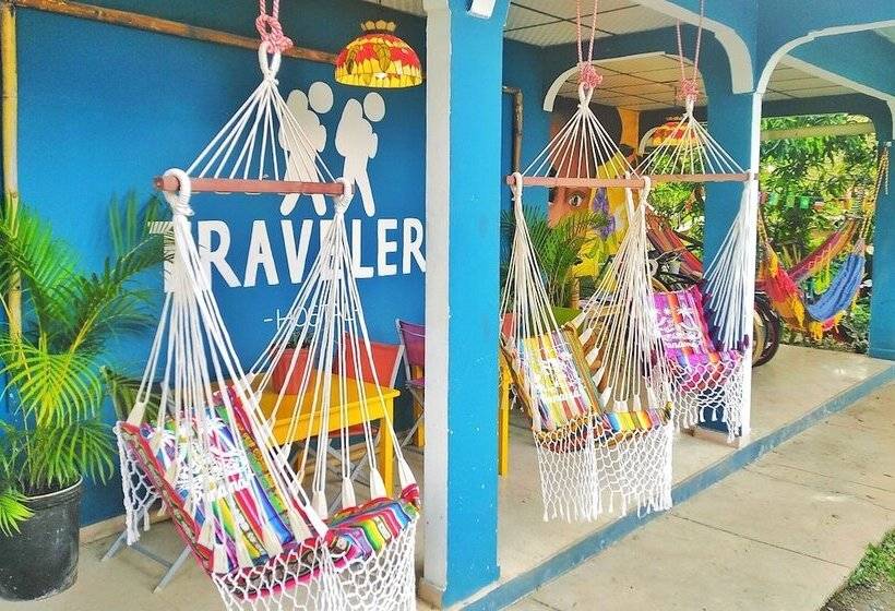 پانسیون Hostal & Café Travelers