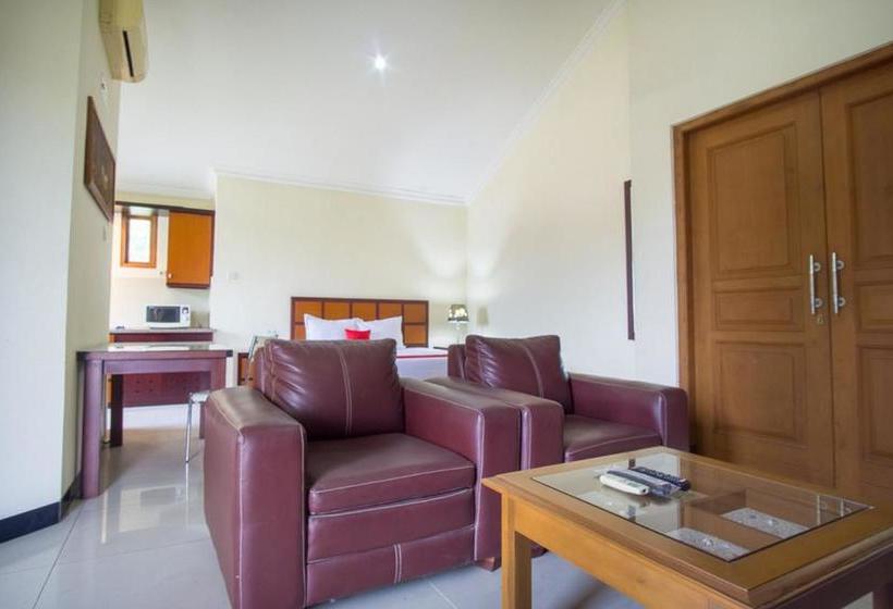 پانسیون Reddoorz Near Rumah Sakit Baptis Kediri