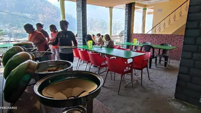 酒店 Himalayan Inn